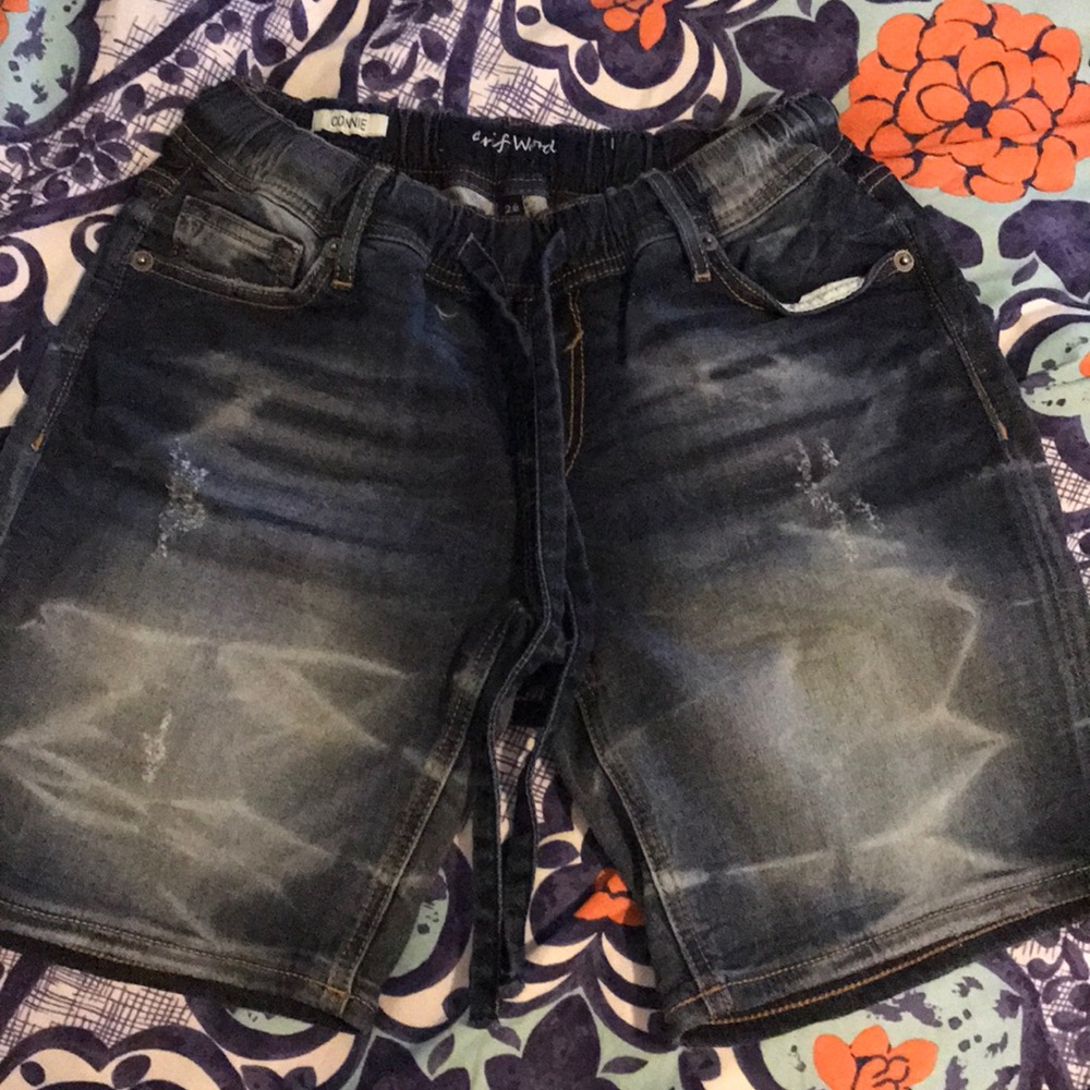 Driftwood short Bermuda size 26